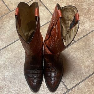 Elegant Brown Crocodile Pattern Heeled Sanchez Boots Size 10 Cowboy